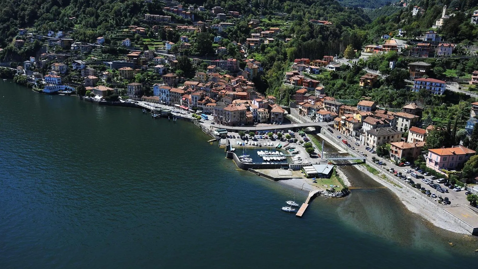 Argegno Fronte Lago