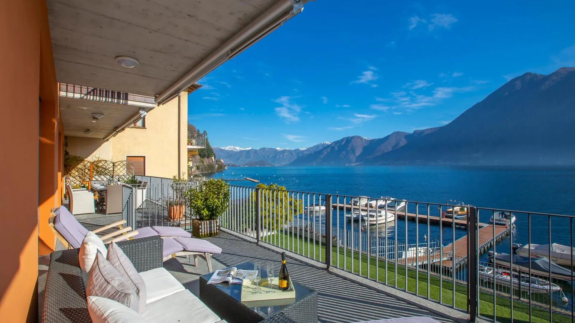 Argegno Fronte Lago Itália